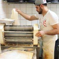 دستگاه خمیر پهن کن برای تهیه نان به چه صورت استفاده می‌شود؟