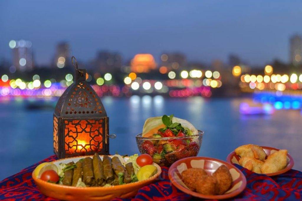 منوی افطار و سحری مناسب در رستوران